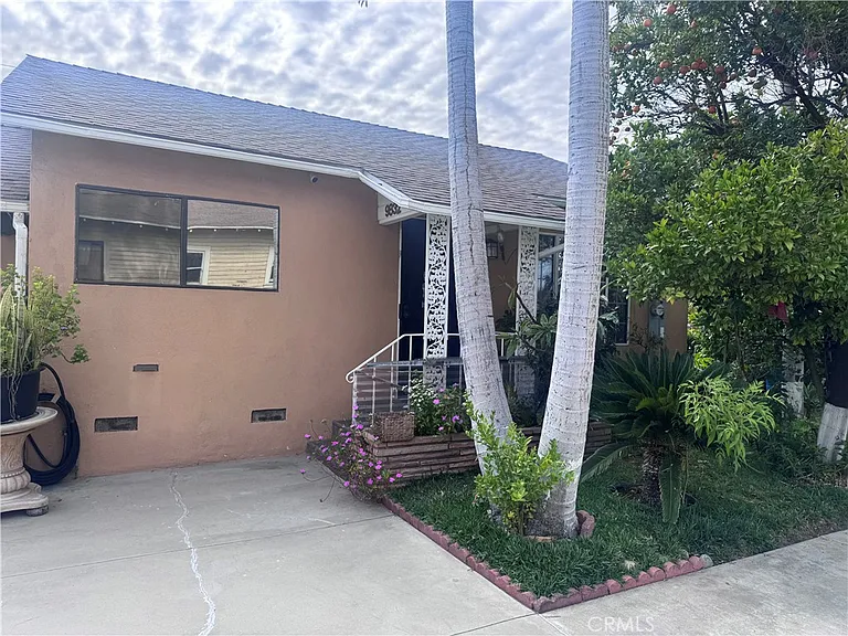 9832 Beach St — Photo 2