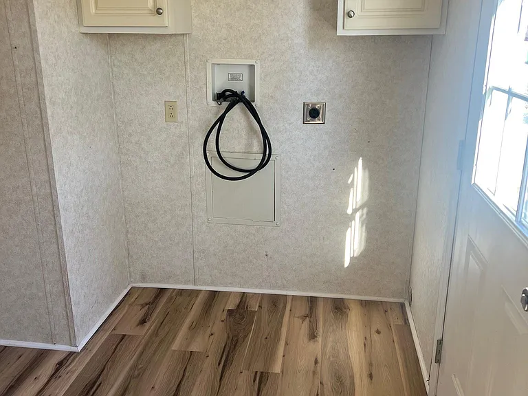 1008 Green St — Photo 8