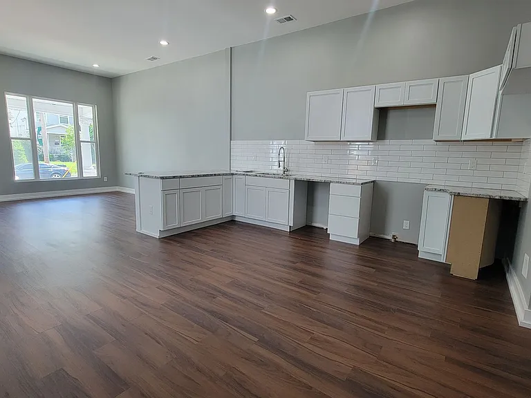 511 E Kentucky St — Photo 4