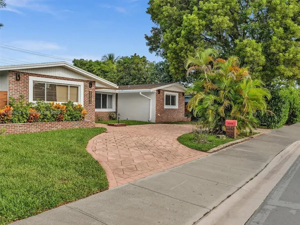 20350 Highland Lakes Blvd, North Miami Beach, FL 33179