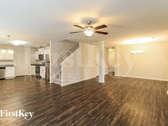 2nd image of 1618 Dodson St
