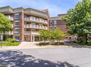 1201 N Nash St APT 302, Arlington, VA 22209