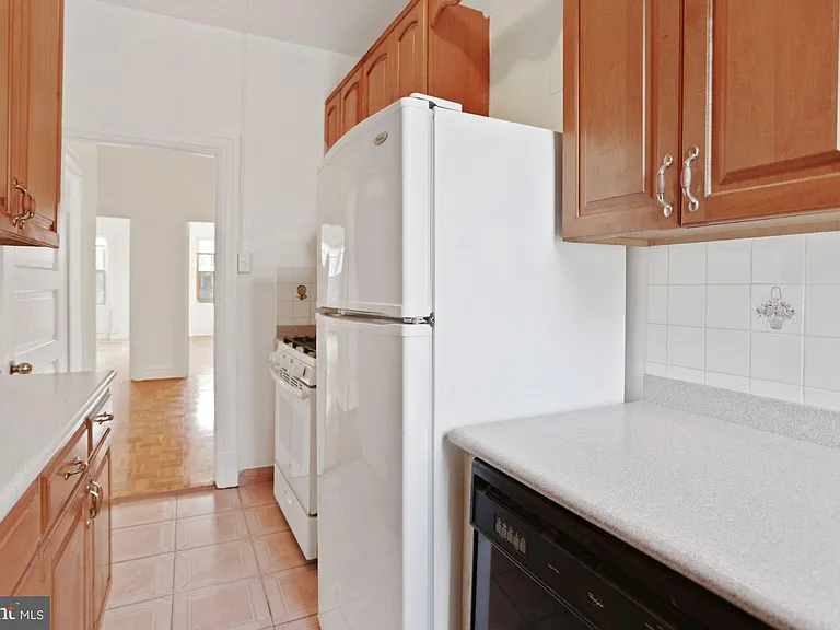 2854 Connecticut Ave NW #30 — Photo 6