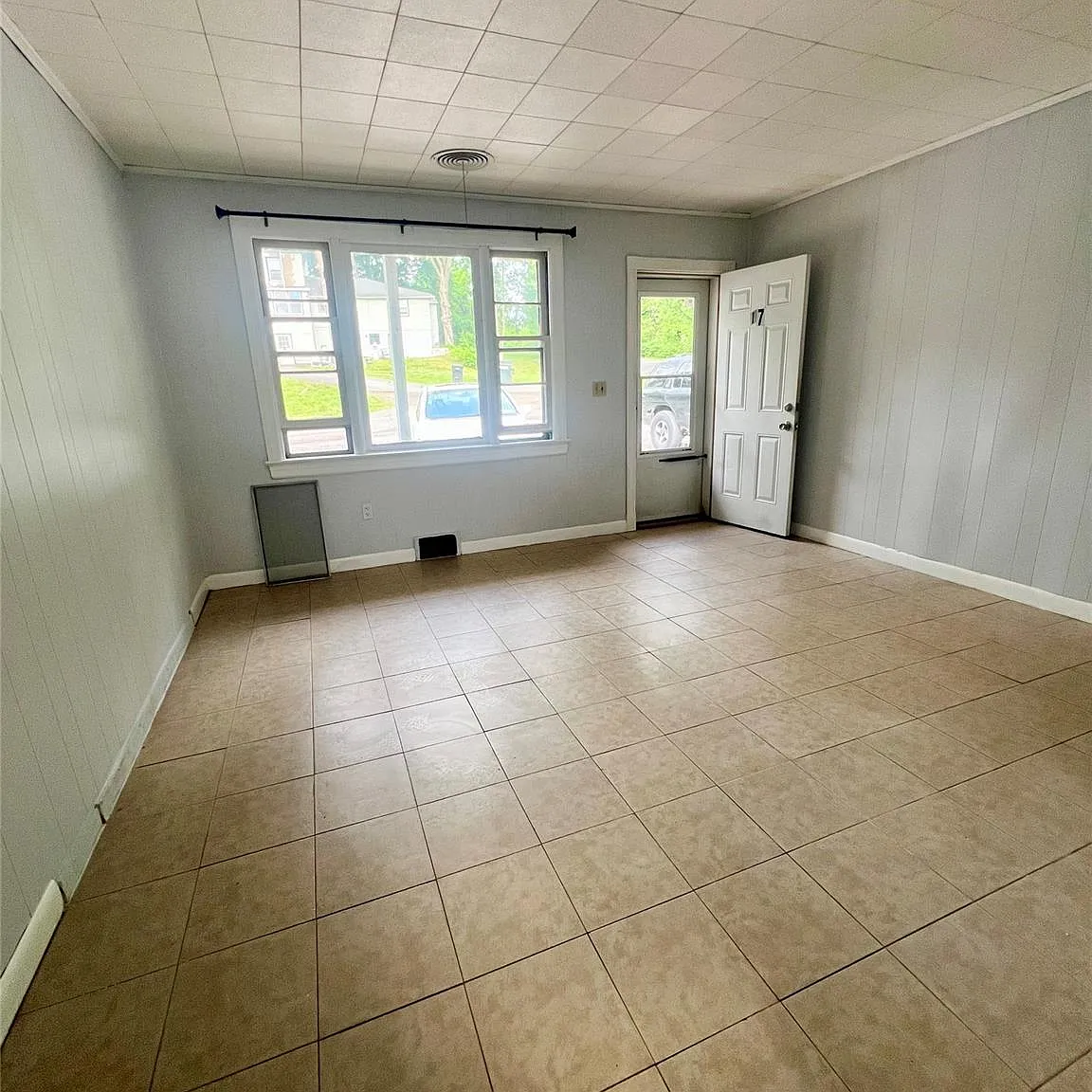 Studio, 1.0 bath, 400 sqft, $1,200 — Photo 3