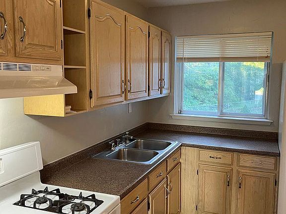 3rd image of 5138 Auriesville Ln