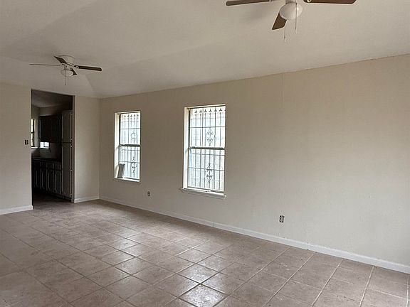 4th image of 4207 Campeche Dr