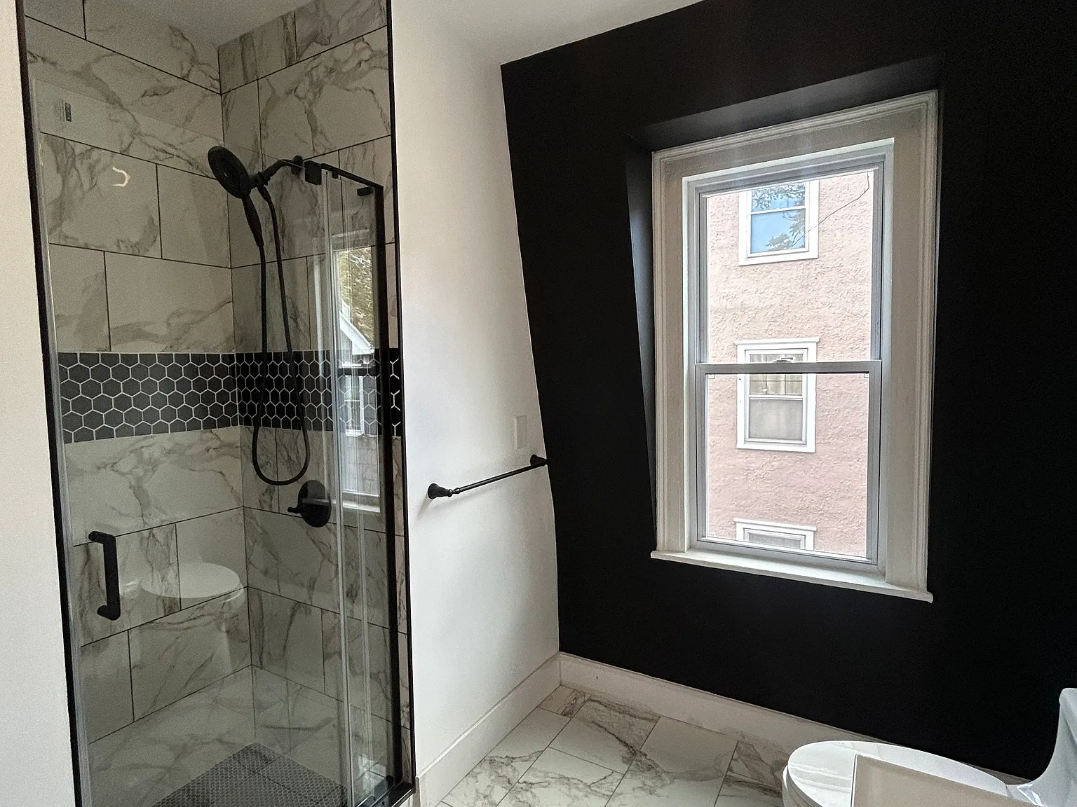 3 bed, 1650 sqft, $2,400 — Photo 2