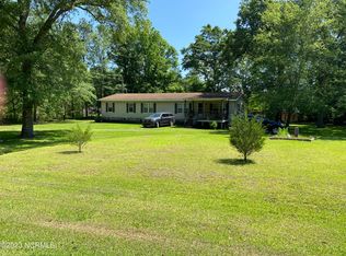 100 Memory Ln, Burgaw, NC 28425