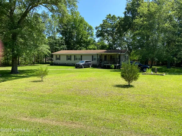 100 Memory Lane, Saint Helena, NC 28425