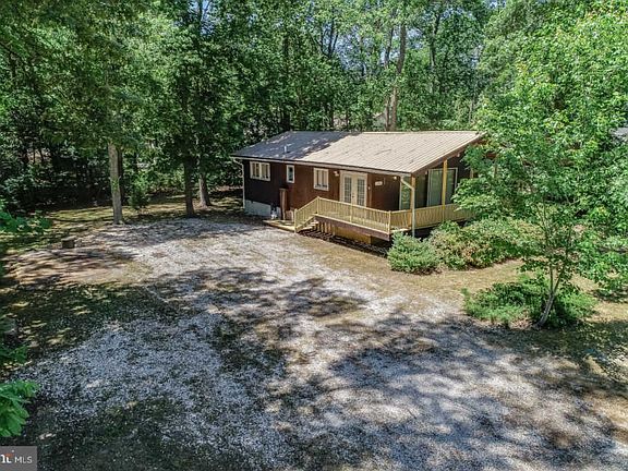 3rd image of 22884 Dogwood Dr