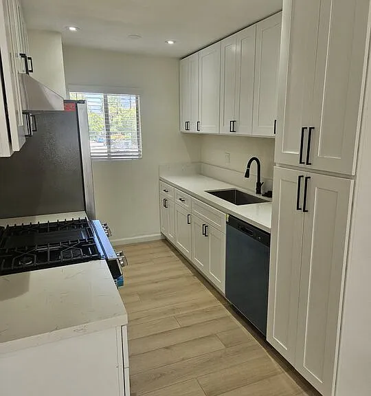 10836 Camarillo St #4 — Photo 1