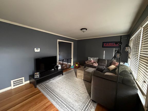 2nd image of 5610 Ash Dr