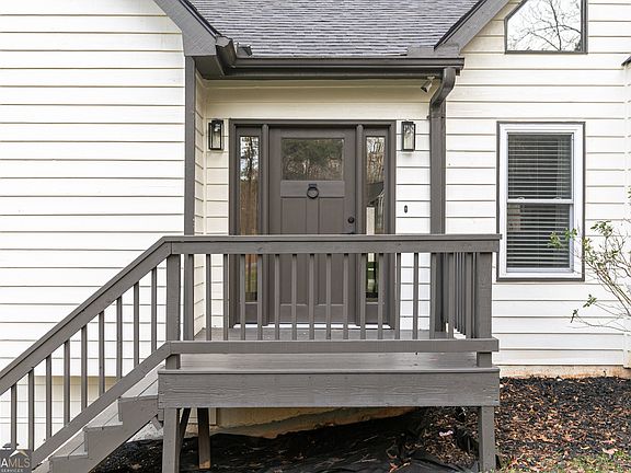 4th image of 305 Mariner Cir