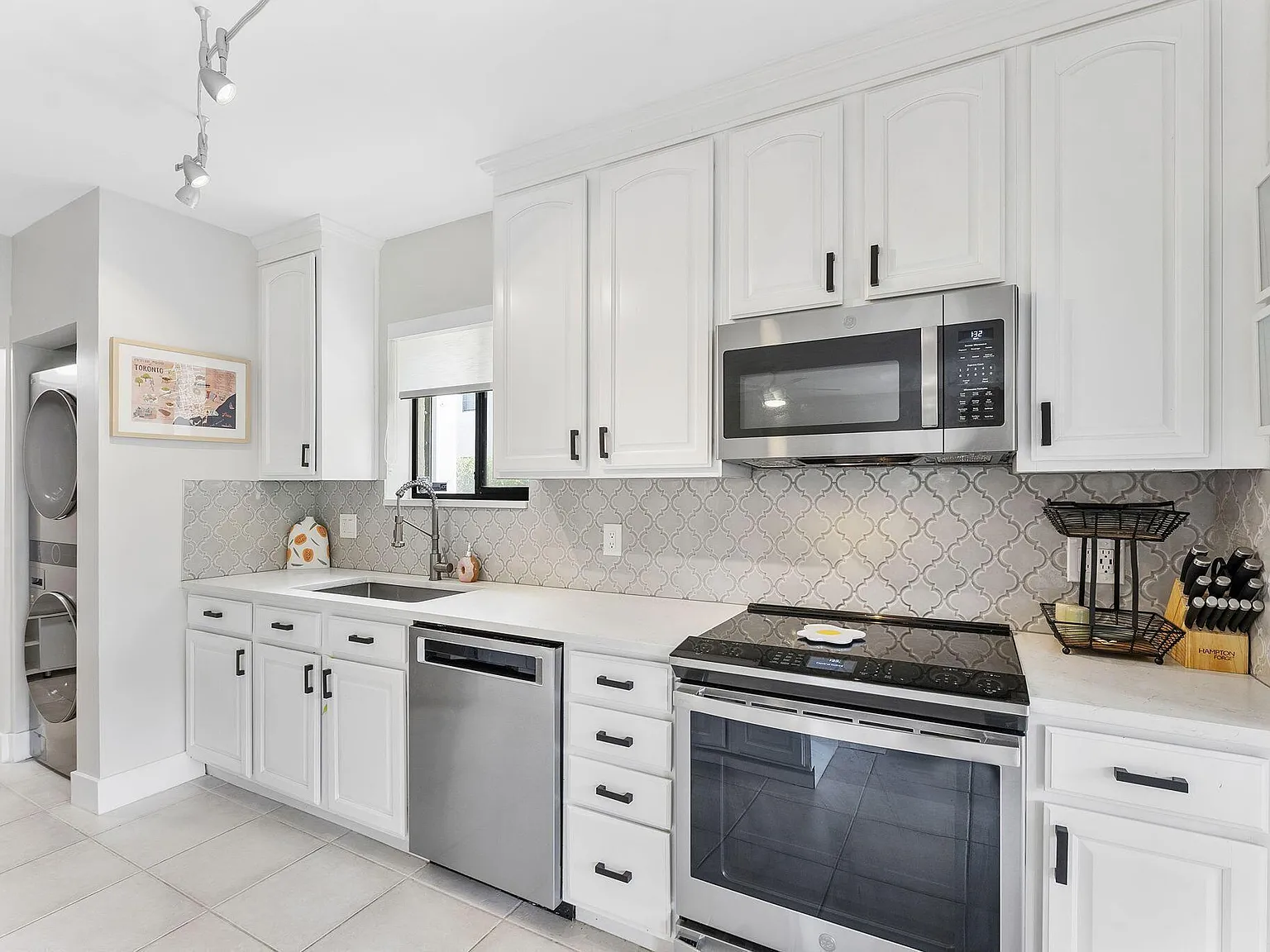 2 bed, 1368 sqft, $2,950 — Photo 3