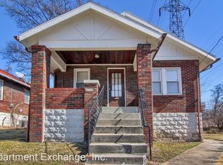 1556 N Hanley Rd, Saint Louis, MO 63130