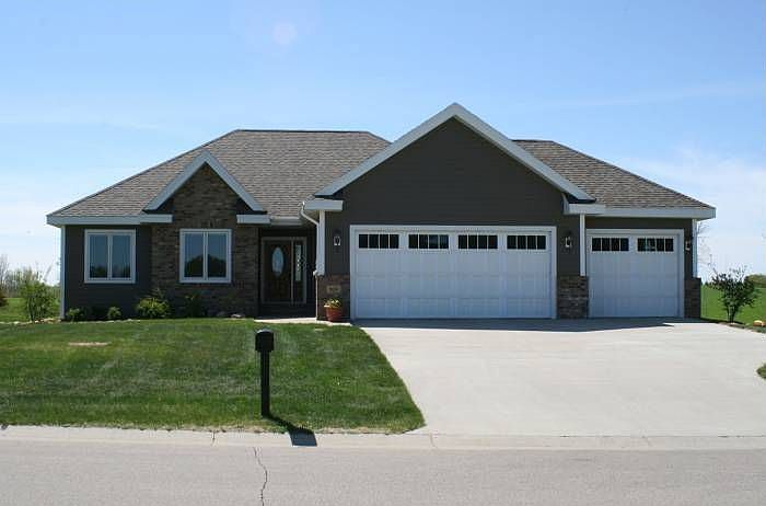 1st image of 909 Lake Forest Cir