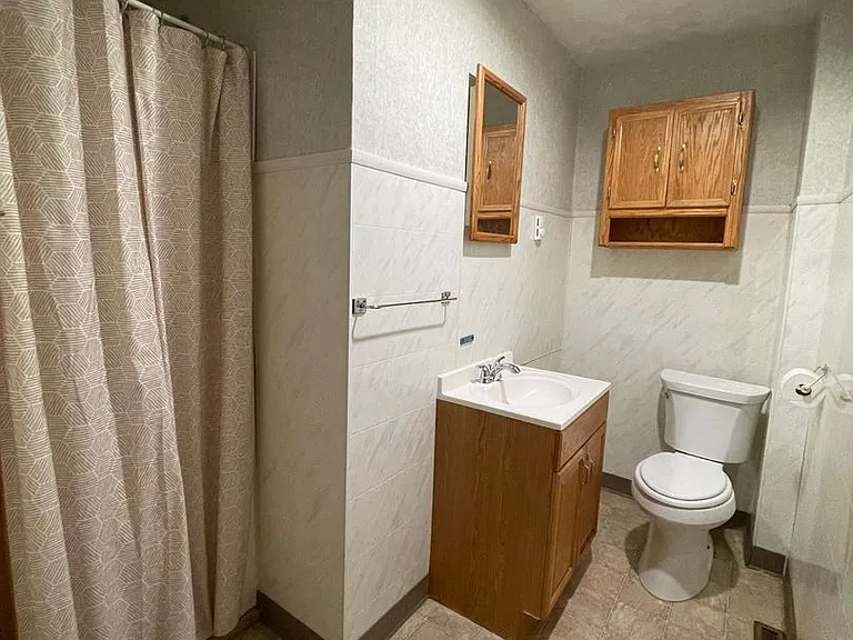 51 Vinton St — Photo 3