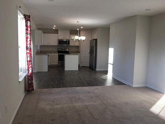 Kitchen & Dining