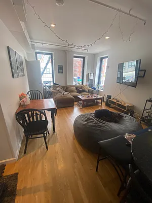 Rented by Bond New York | media 2