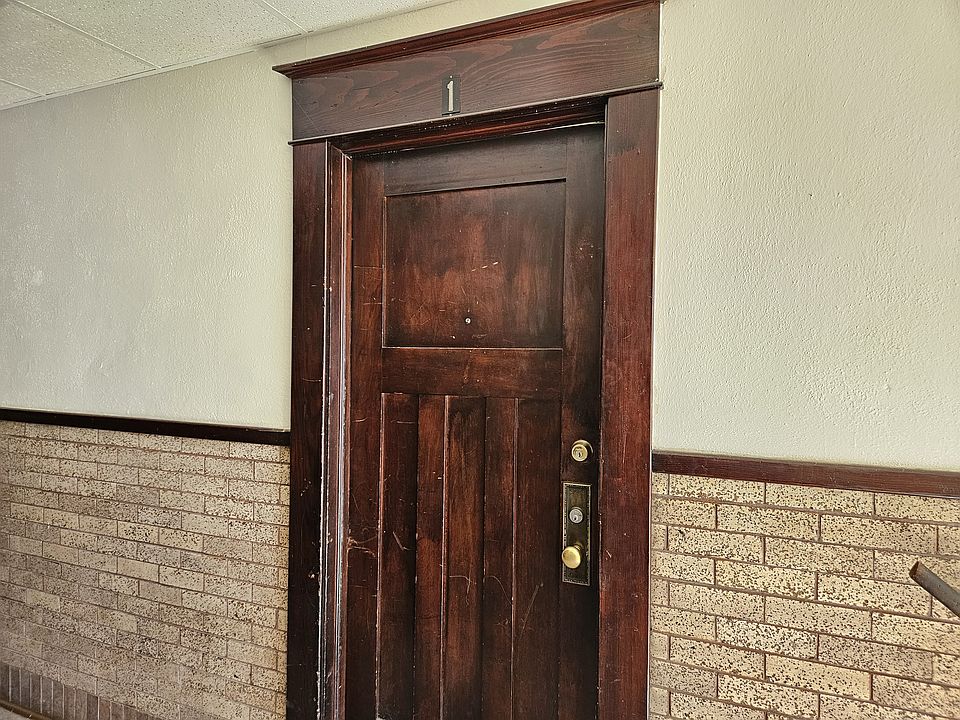 2nd image of 1201 8th St APT 1