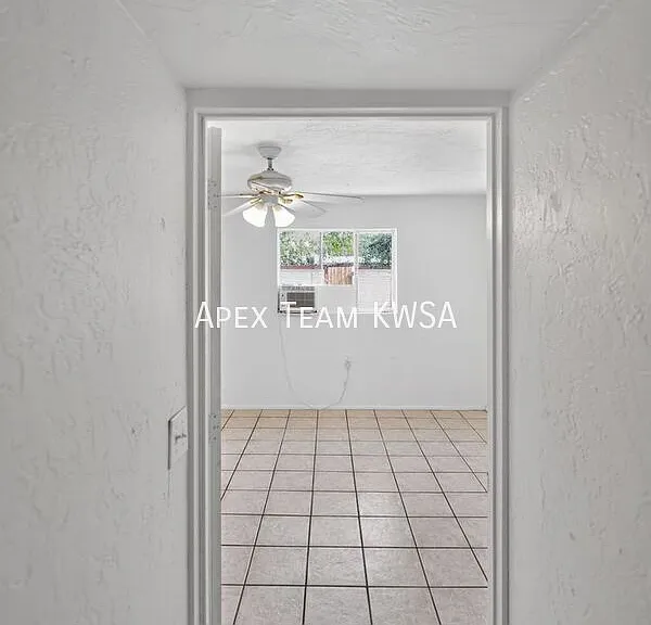 3919 E Lind Rd #1 — Photo 18