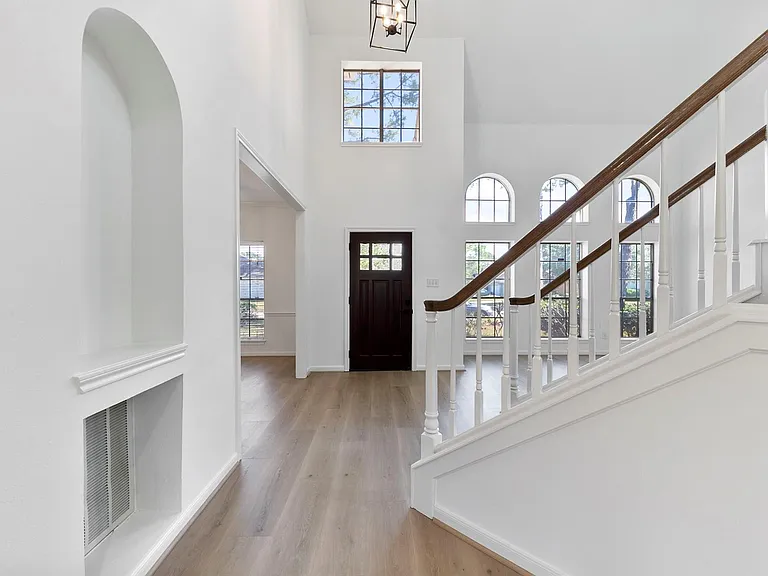 1414 Bluestone Dr — Photo 4