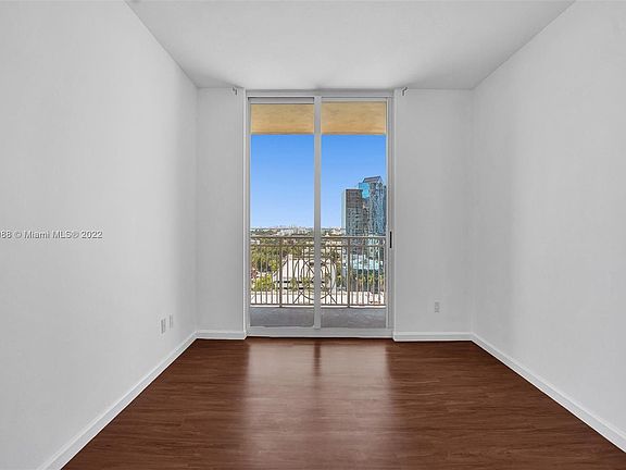 2nd image of 511 SE 5th Ave APT 1410