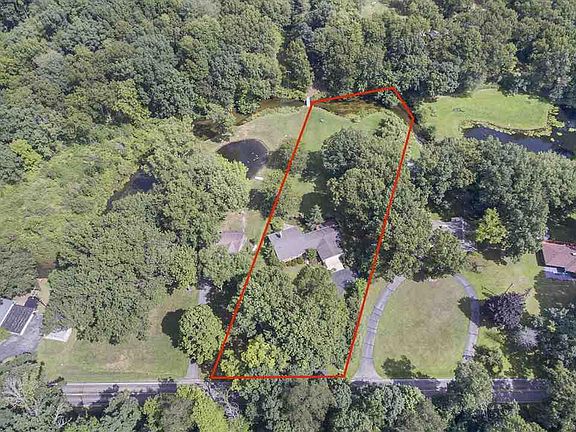 3rd image of 3665 Albion Rd
