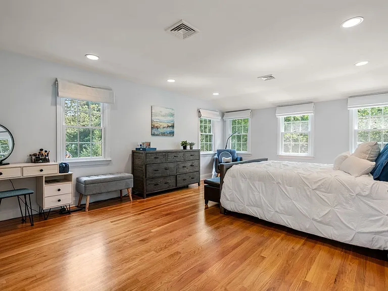 53 W Plain St #B — Photo 10