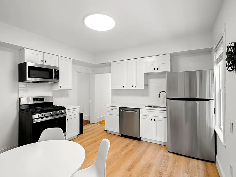 21 Sudan St #4 — Photo 8