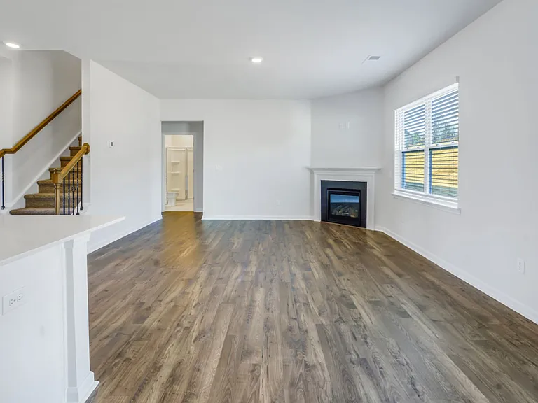 521 Grantham Dr — Photo 11