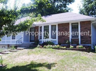 1232 Dunwich Dr, Liberty, MO 64068