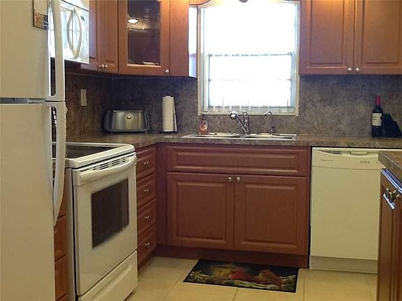 3rd image of 5860 NW 44th St APT 505