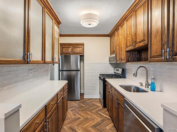 5th image of 84-29 155 Avenue #5J