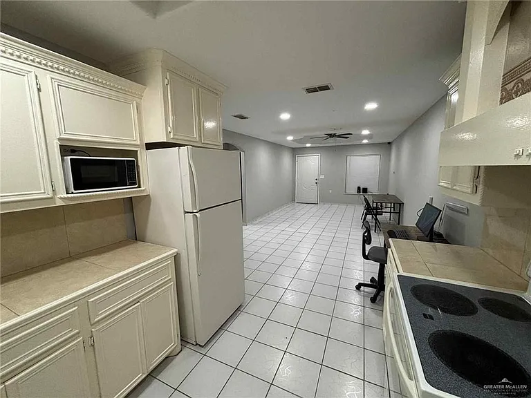 144 Redwood Rd #2 — Photo 6