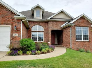 4704 SW Golden Eagle Ave, Bentonville, AR 72712