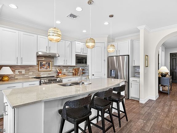 5th image of 10825 Dennington Rd