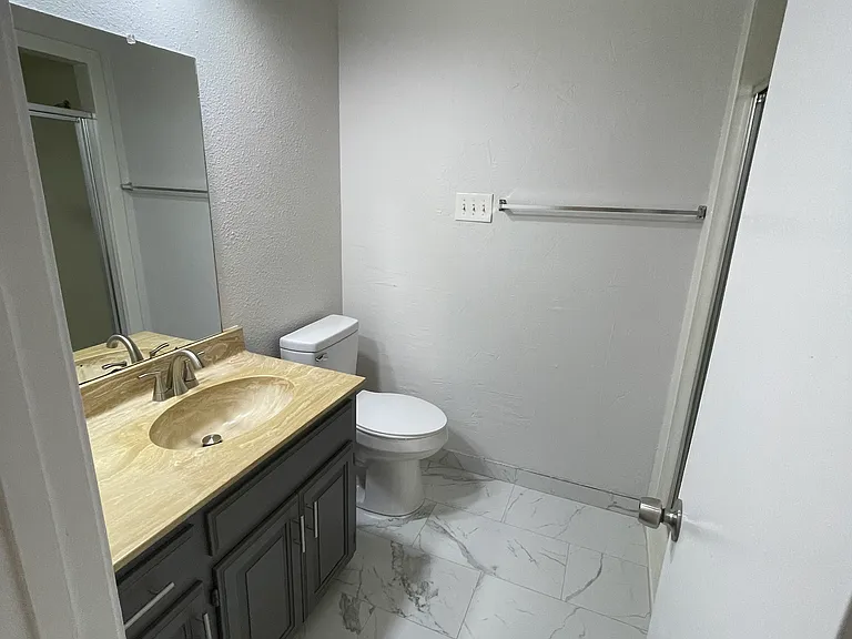 2812 Country Club Rd #2812 — Photo 6