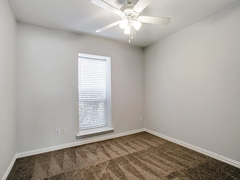 5424 Buckner Ct — Photo 13