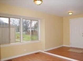 547 Isle Royal Bay, Roselle, IL 60172