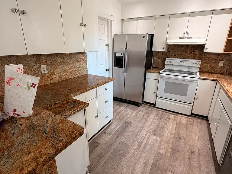 1820 N 17th Ave #4 — Photo 2