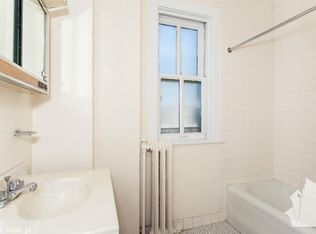 542 W Briar Pl #1626, Chicago, IL 60657