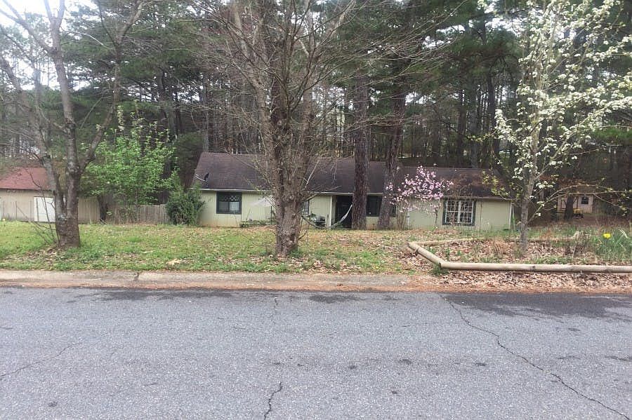 1st image of 691 Brighton Dr