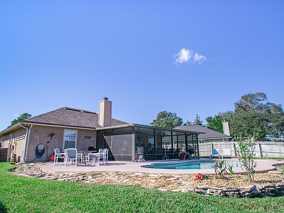 3rd image of 12637 Windy Willows Dr N