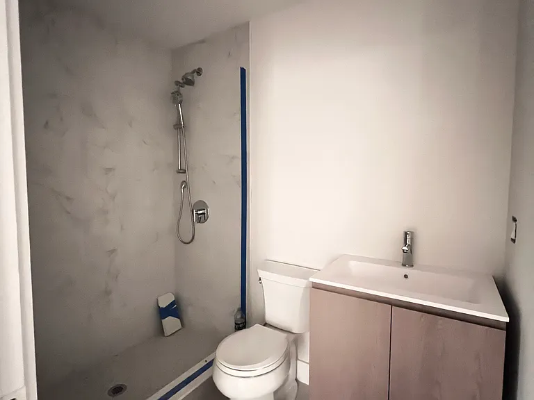 207 W 7th St #301 — Photo 15