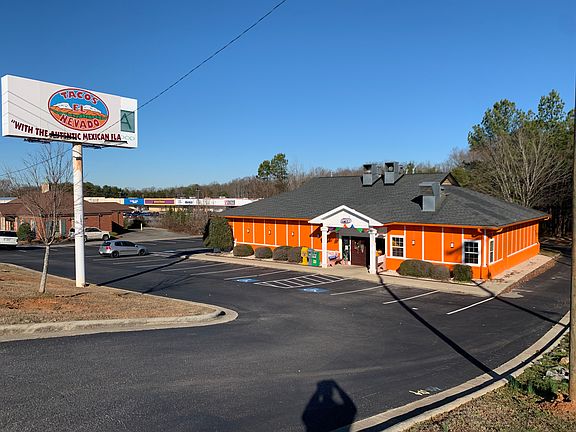 3rd image of 1681 E Dixon Blvd