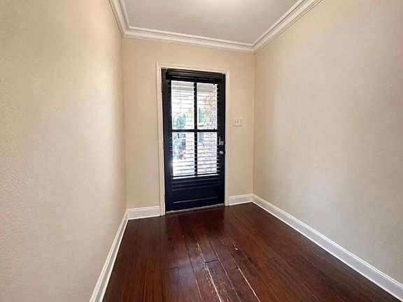 2nd image of 1104 Green St
