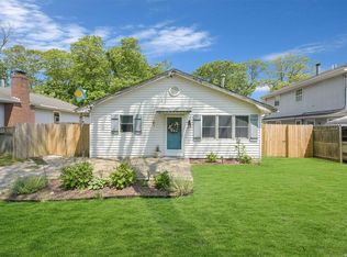 107 Argyle Dr, Shirley, NY 11967