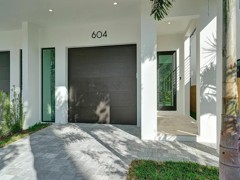 604 SW 7th Ave — Photo 48