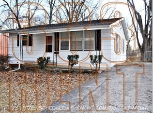 9825 E 31st St, Independence, MO 64052